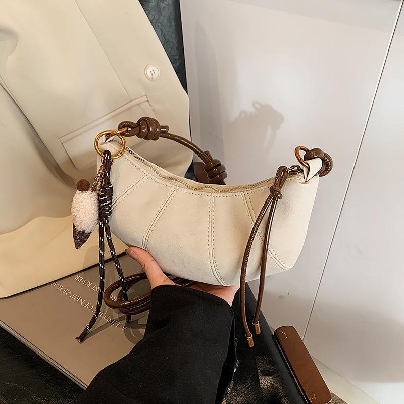 High-end Niche Bag Women's Autumn and Winter Retro New Fashion Messenger Croissant Bag Commuter Dumpling Bag