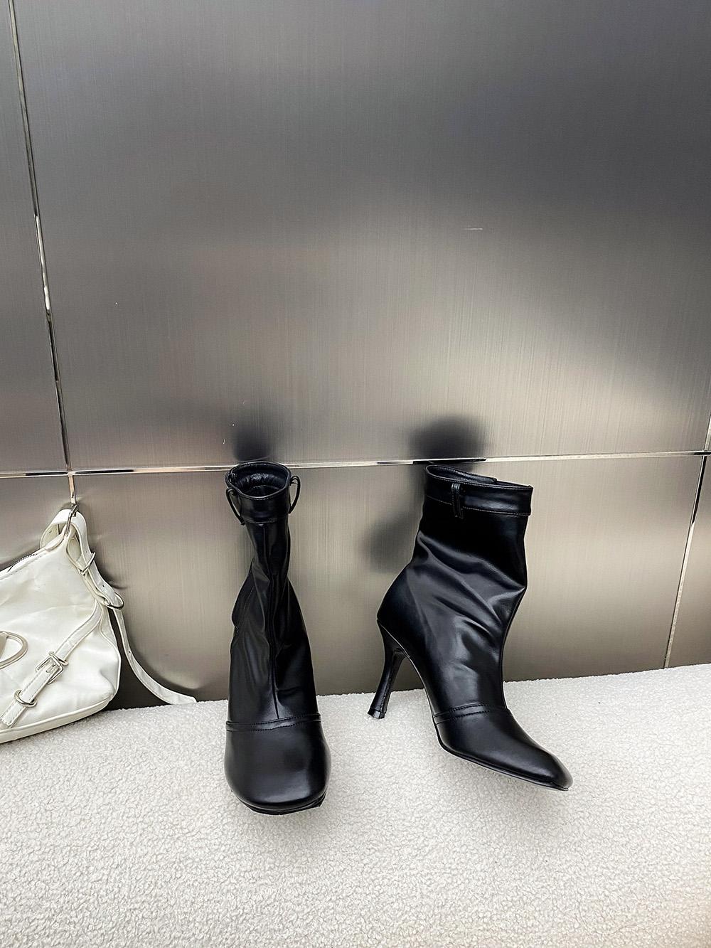 

Модные женские ботильоны с круглым носком на тонком высоком каблуке 2024 года. Новые поступления: черные, белые, коричневые, винно-красные, с пряжкой на ремне, модные туфли-лодочки на шпильке. 250 чёрный