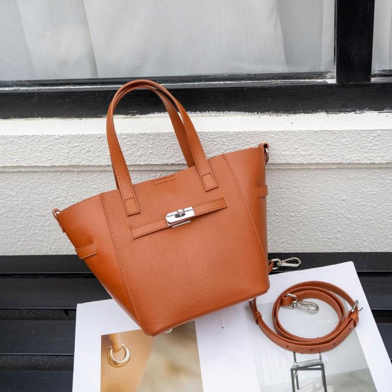 Light Luxury Niche High-end Leather Portable Small Bucket Bag Women s 2026 Commuter Single Shoulder Cross-body 16x14x20cm