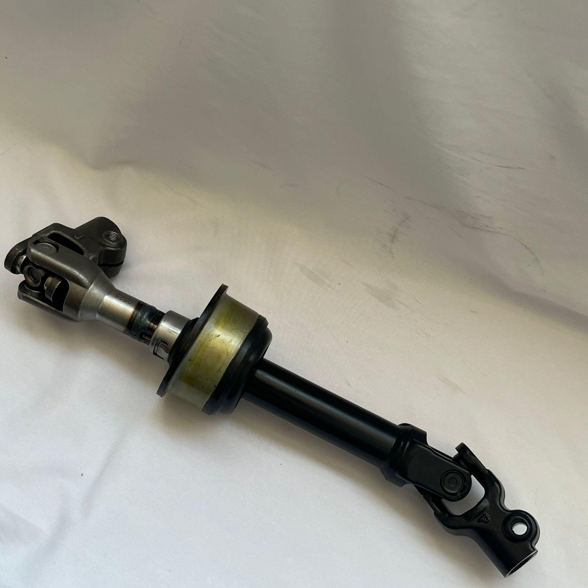 Universal Joint Cross Shaft for Toyota/Lexus (45220-48250) 45220-48250