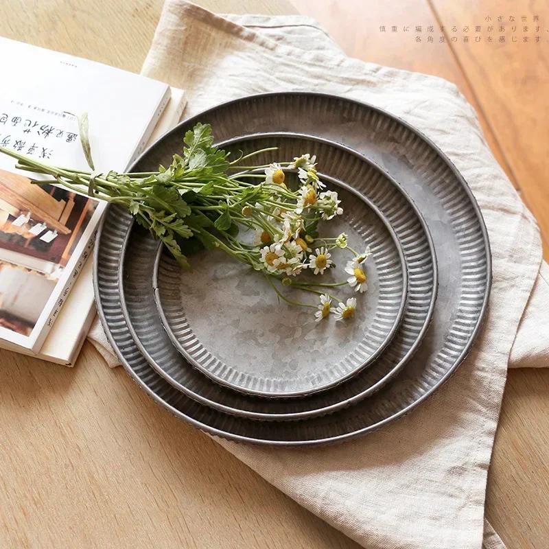 Metal Iron Art Serving Plate Home Furnishing Decorate Storage Tray Make Old Retro Style Delicious Food Dessert Photography Props