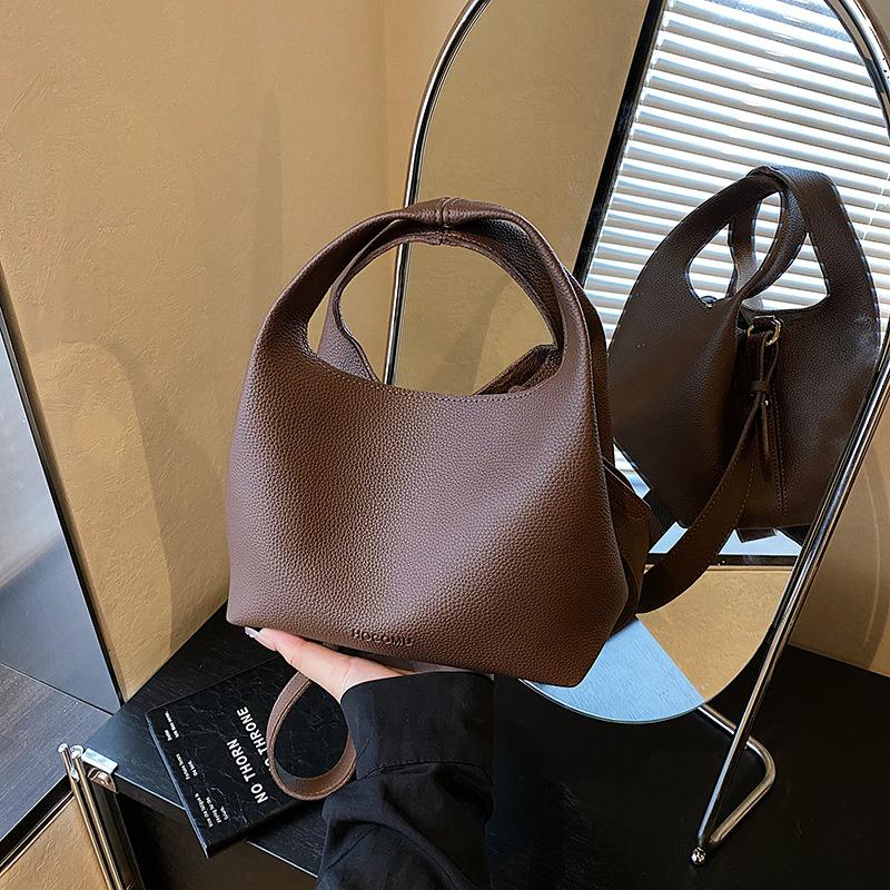 Today's popular portable bucket bag women's new fashion retro shoulder bag daily commuter messenger bag
