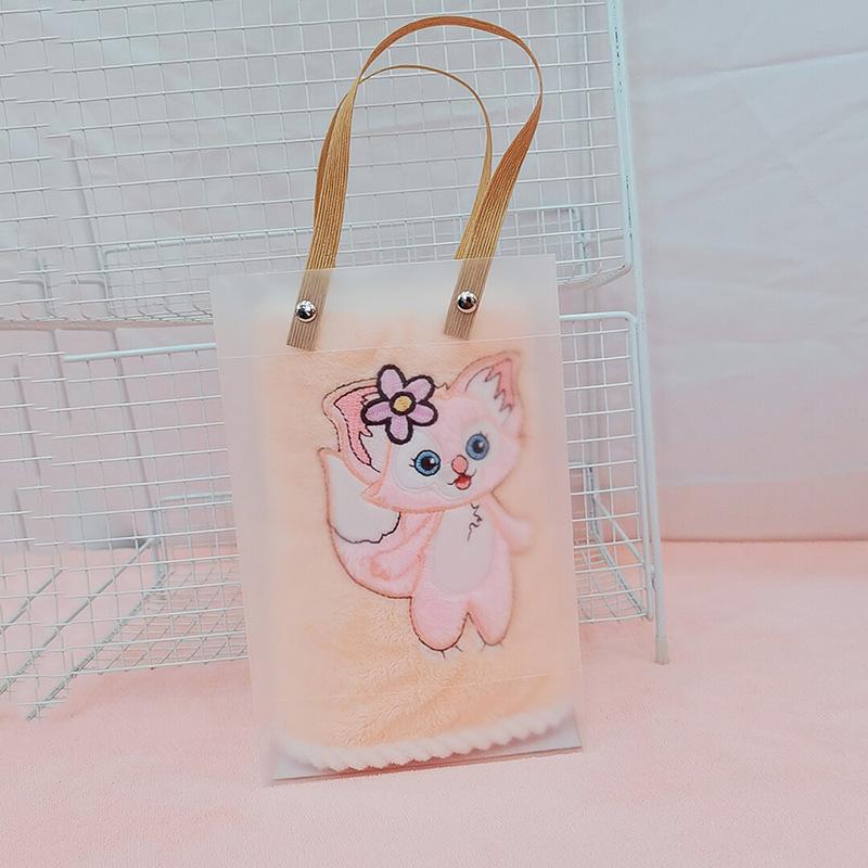 The new coral fleece children's bath towel is soft and absorbent, and the hair can be worn. Lingna Belle towel two-piece set