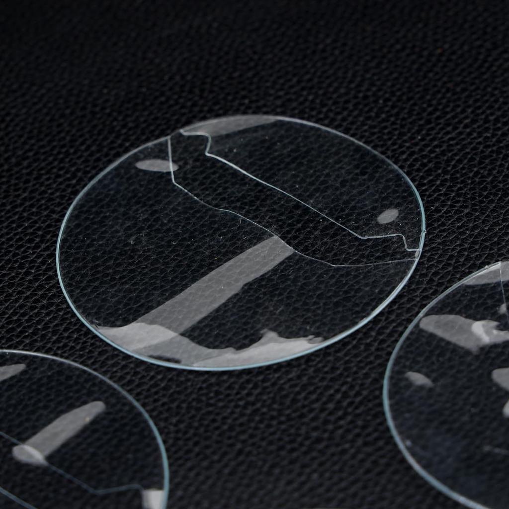 [LUYING] Round Clear Clip Covers for Badge Storage, 20-Pack, Compatible with 58mm Badges, Transparent Round Shape, Perfect for Collecting,