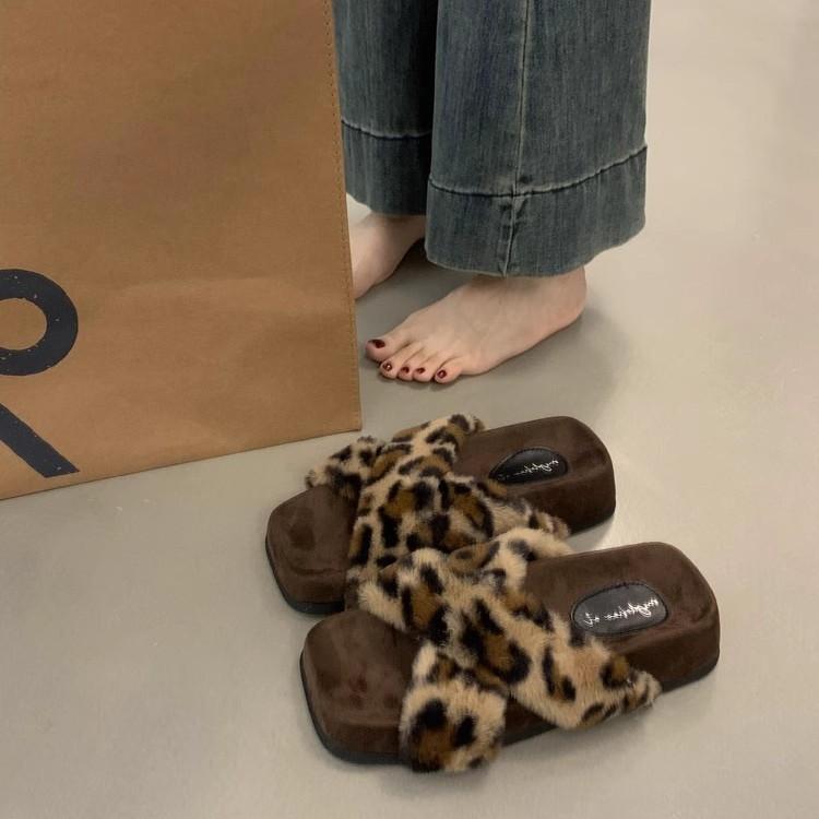 Retro Cross One-word Fluffy Slippers Women Wear Autumn and Winter Casual Versatile Gentle Leopard Print Thick-soled Velvet Cotton Shoes