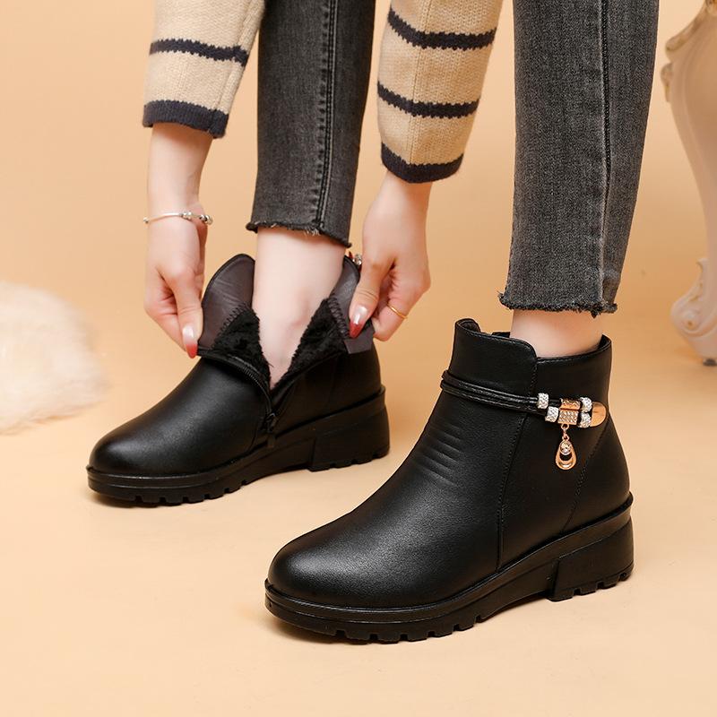 Mom Shoes Winter New Leather Shoes Soft Sole Soft Surface Non-slip Middle-aged and Elderly Women's Cotton Shoes Work Middle-aged and Elderly Short B