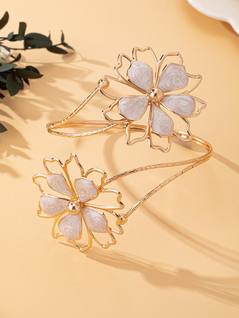 Natural Fashion Personality Exaggerated Irregular Pattern Hollow Flower Bracelet Feminine Temperament Versatile Armband