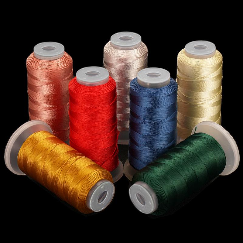 Czerwony pleciony sznurek 0,8 mm 18-żyłowy do nawlekania koralików, węzłów chińskich, frędzli, owijania drutem i bransoletek DIY.