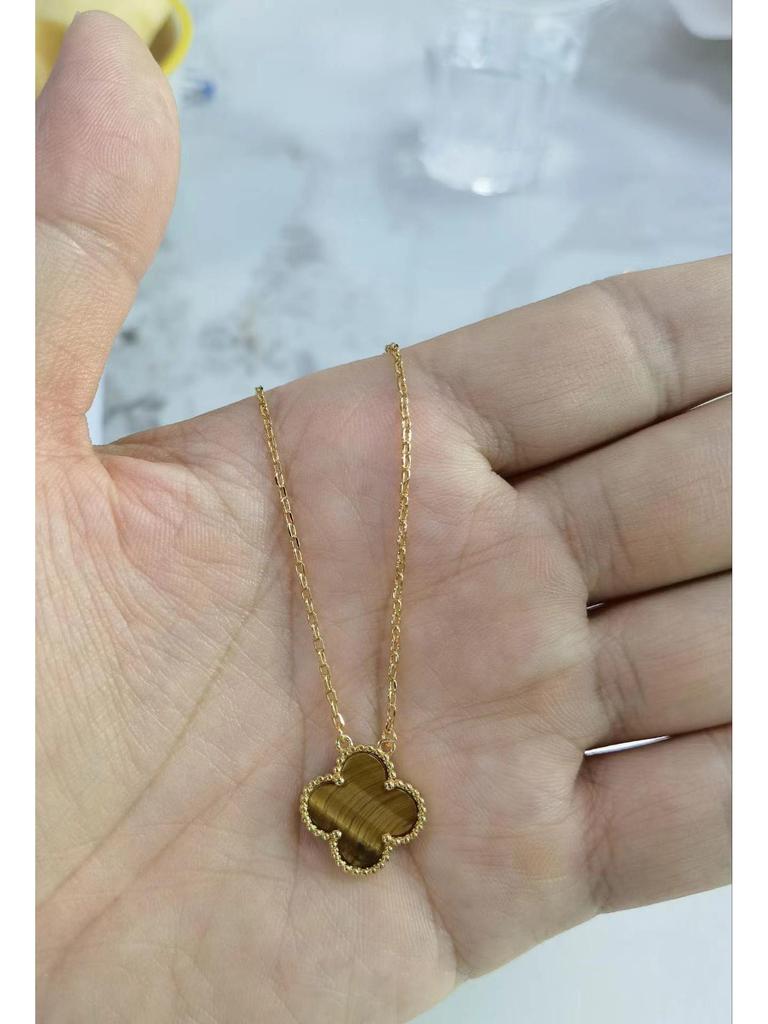 Halskette mit vierblättrigem Kleeblatt, 18 Karat vergoldet, mit Anhänger aus rosenrotem Chalcedon, Achat und weißem Muschelkern für Damen