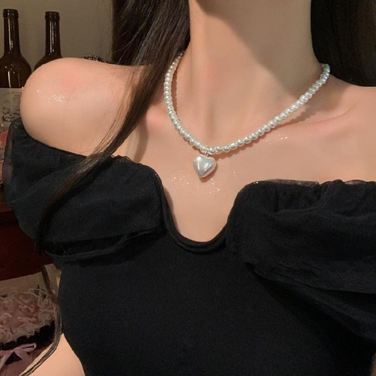 Elegant Faux Pearls Necklace Elegant  Lovely Heart Pendant Neckchain