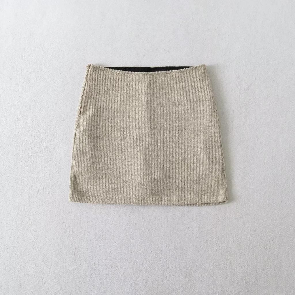 Women's Spicy Retro High-Waisted Knit Mini Skirt - Solid Color, Sexy Hip-Hugging A-Line for Autumn/Winter