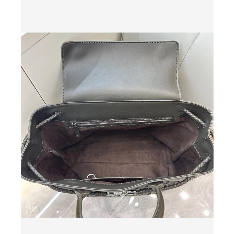 Cross-border  family autumn and winter explosive crossbody bag women's high-end handbag pure hand-woven large-capacity tote bag