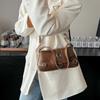 Niche Fashion Underarm Bag Women's New Popular Versatile Shoulder Messenger Bag Commuter Leisure Bag