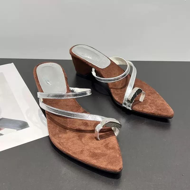 Sheepskin~ Pointed Open-toed Sandals Women's Summer Wear Retro Leather Cover Toes with Thick Heels and Cold Slippers