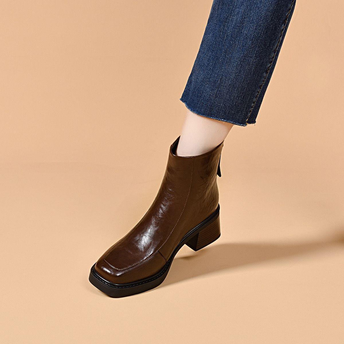 

2025 Genuine Leather Chelsea Boots: Square Toe, Thick-Soled, Autumn/Winter, Versatile British Style for Men. 35