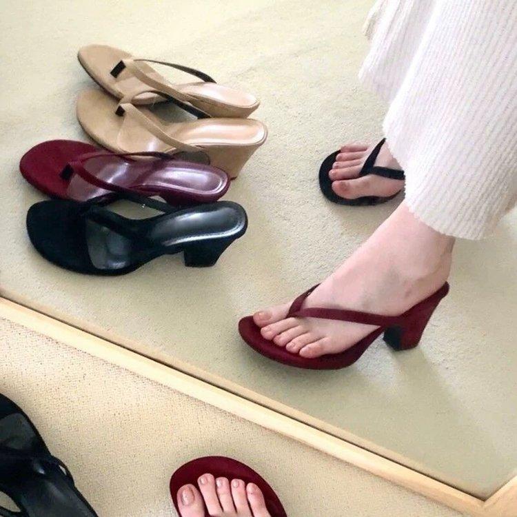 2025 New French Retro High-end High-heeled Women's Shoes Toe Fashion Sandals Women's Summer Thick Heels Wear Cool Slippers