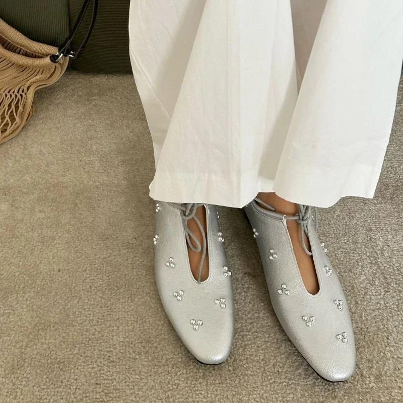 

Мода Мода Дизайнерский бренд Клепки Балетки Женские Удобные Мягкая подошва Туфли Мэри Джейн Элегантные Неглубокие Перекрестная шнуровка Балетки Zapatos Mujer 35