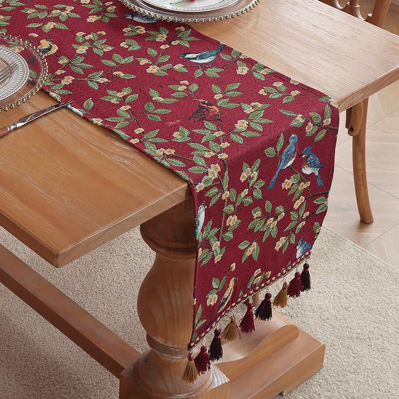 American Retro Jacquard Table Runner