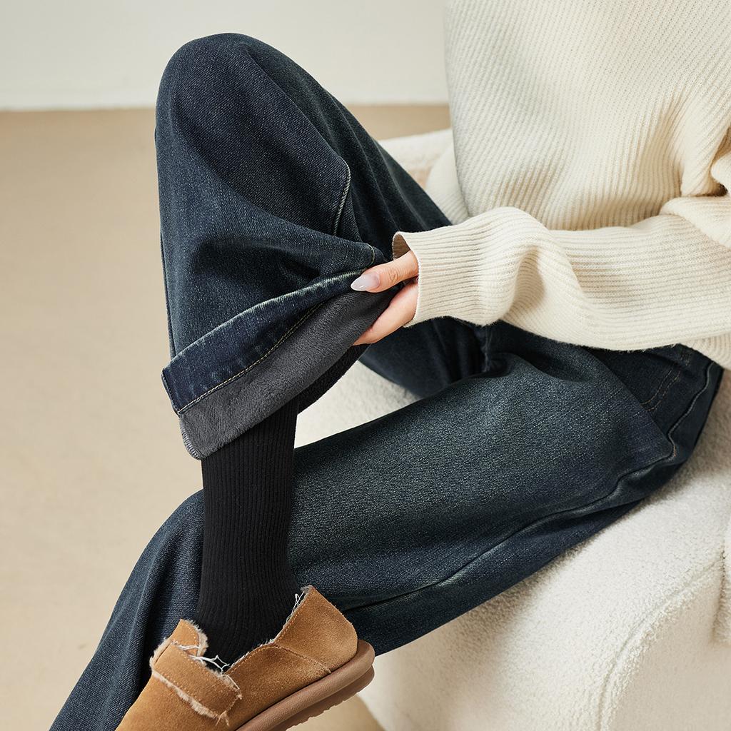 Thick and plush high waisted wide leg jeans for women in winter 2025, fashionable, loose and versatile, slimming and floor length pants