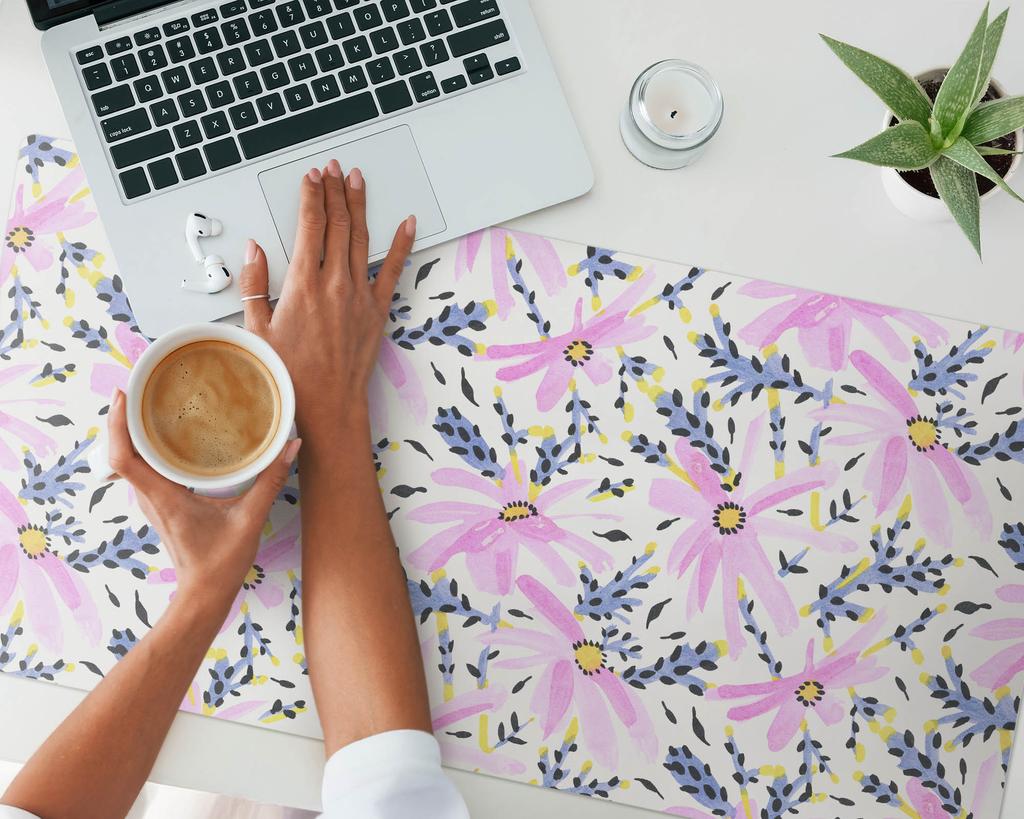 Vinyl Desk Mat with Pastel Floral Pattern 100x50 cm