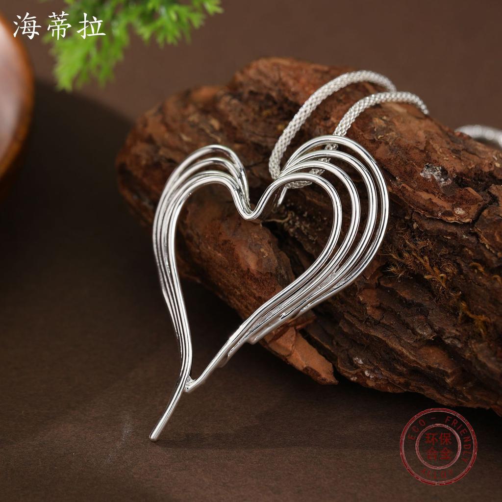 New Hollow Geometric Line Love Pendant, Women's Versatile Hollow Heart-shaped Simple Neck Chain