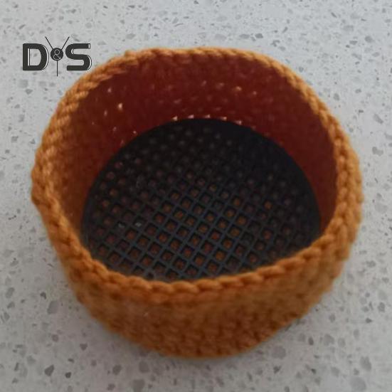 Květinový tkaný podtácek, protiskluzové držáky na kelímky, prostírání, dekorativní háčkovaná konvalinka, podložka na nápoje, opakovaně použitelný prostírání na stůl, kuchyňské doplňky.