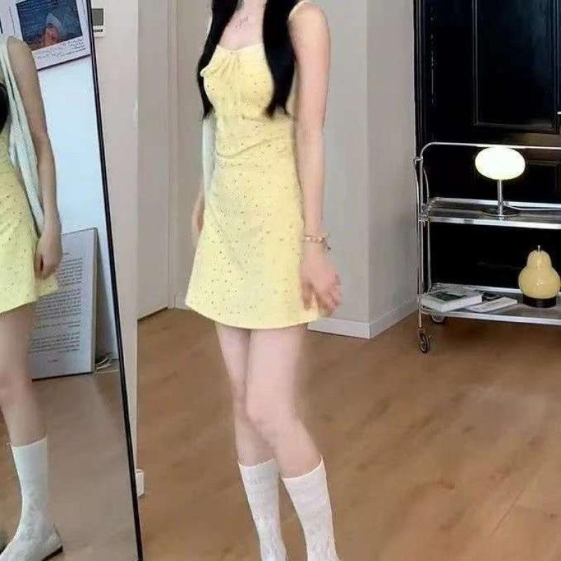Premium milk yellow floral suspender dress dress women's summer pure desire wind slim fit slim long short skirt small cardigan