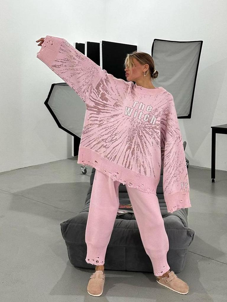 Autumn/Winter Contrast Knit Suit: Letter Print Sweater & Ripped Nine-Point Pants