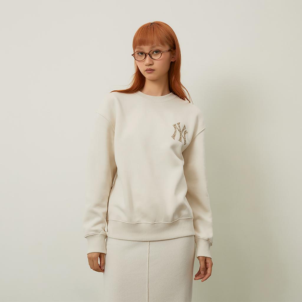 New MLB MONOGRAM Collection New York Yankees FW24 Sweatshirt Unisex Dark Cream 3AMTM0946-50CRD