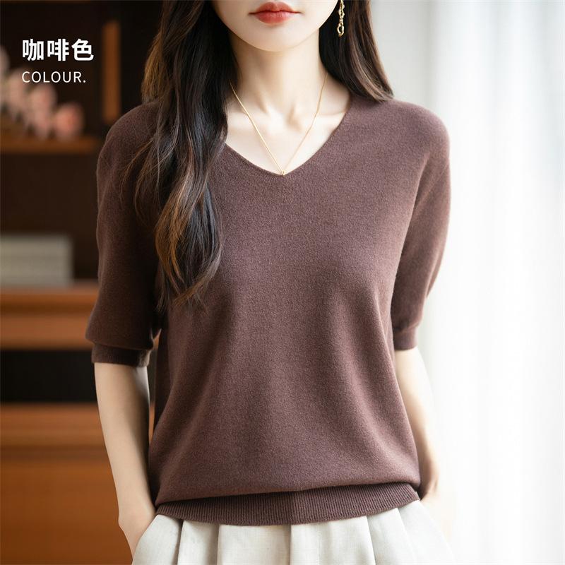 Knitted Short-sleeved T-shirt for Women A Thin V-neck Half-sleeve Top for Summer and Autumn