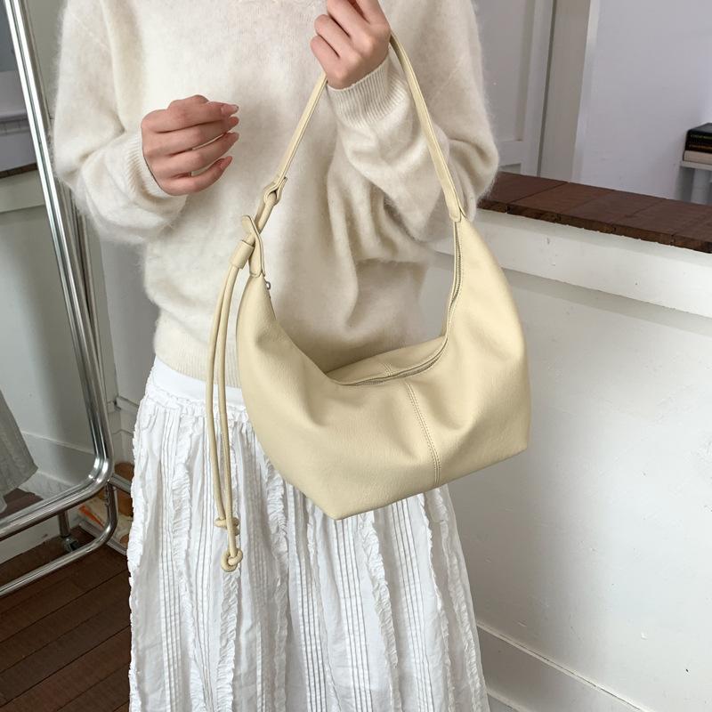 New Women Simple Hobo Bag Large Capacity Casual Shoulder Bag Fashion Comfortable and Versatile Texture Crossbody Bag Simple Tote