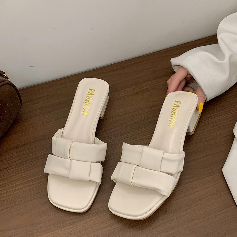 Korean version of woven low-heeled one-word with square head open-toed slippers for women to wear in the summer of 2025, new beach vacation sandals