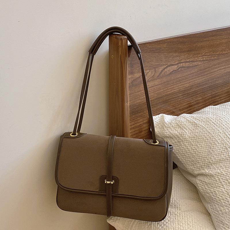 Ретро кожаные сумки подмышки для женщин французские сумки через плечо большой вместимости — фото 7