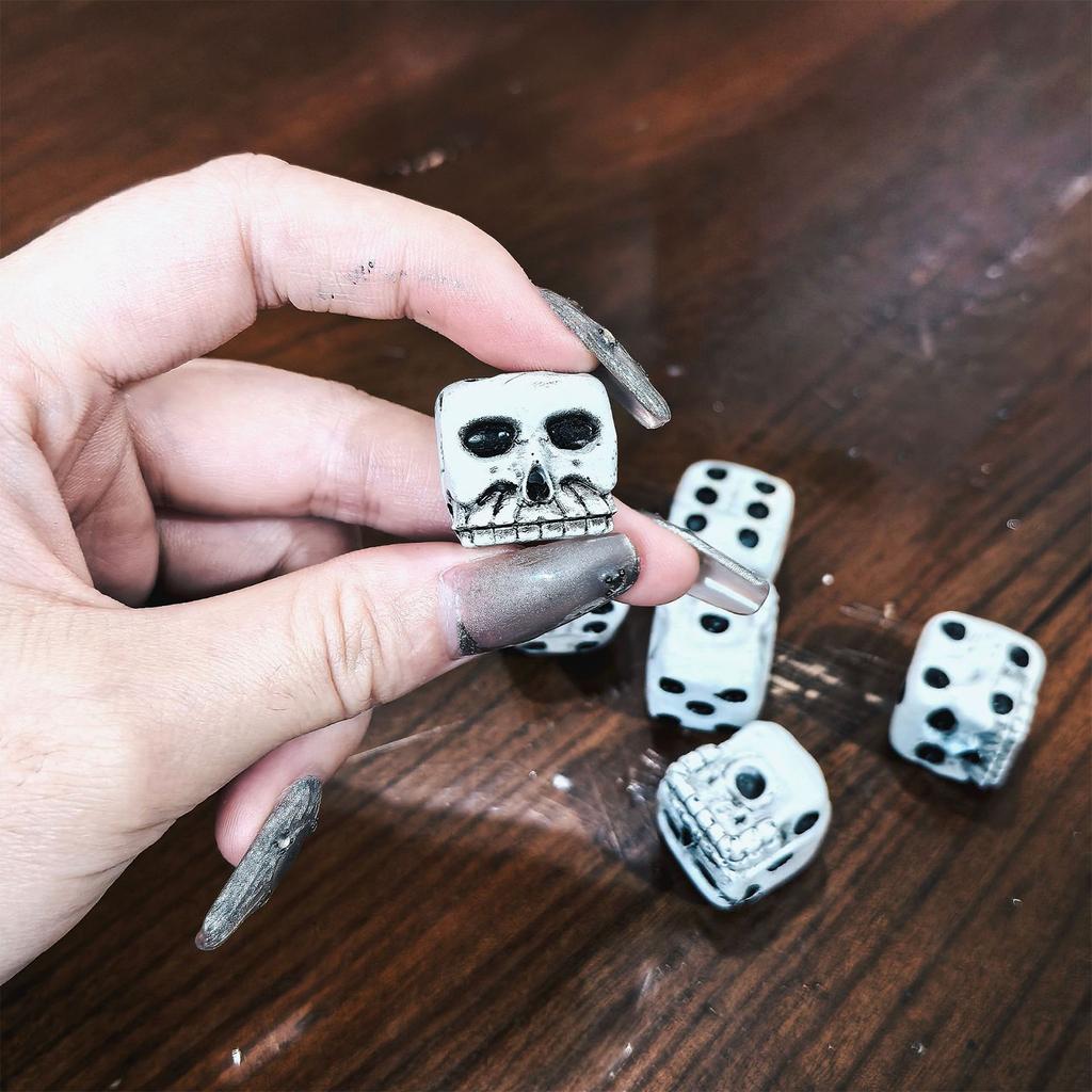Set of Six Skull Design Dice for Party Games Tabletop Gaming Accessories Halloween Themed Game Dice Set for Casual and Themed Events