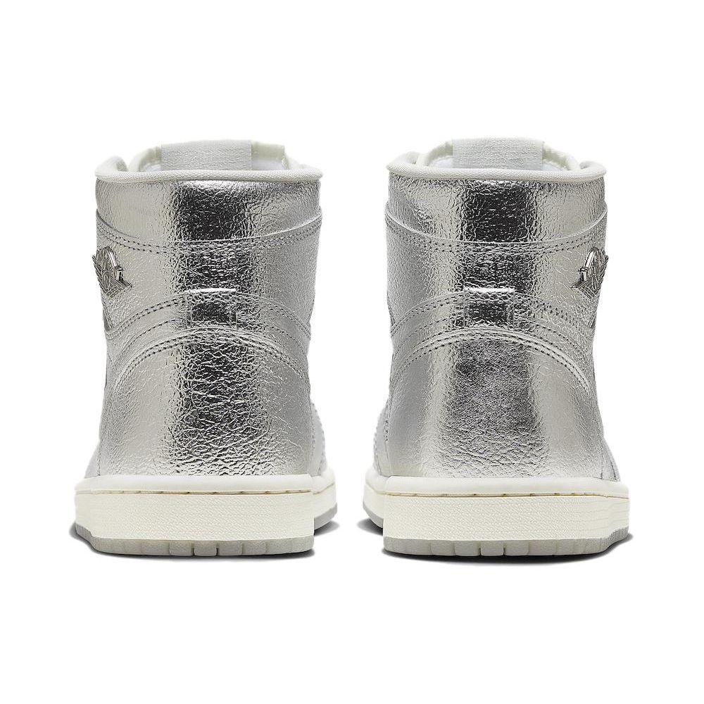 Air Jordan 1 Retro High OG Chrome Scarpe da Ginnastica da Donna Argento Metallizzato-Argento Fotone-Polvere FN7249-001