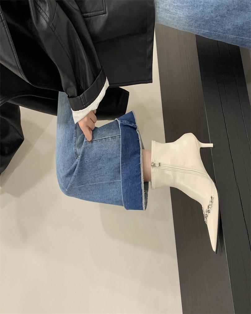 2025 New Spring and Autumn Small Fragrant Wind Pointed Head High-end Women's Short Boots Rhinestone Side Pull Show Thin Boots Temperament High Heel