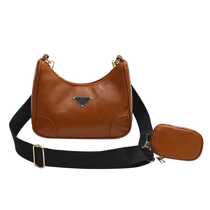 Женские однотонные квадратные сумки через плечо на молнии для отдыха из искусственной — фото 19