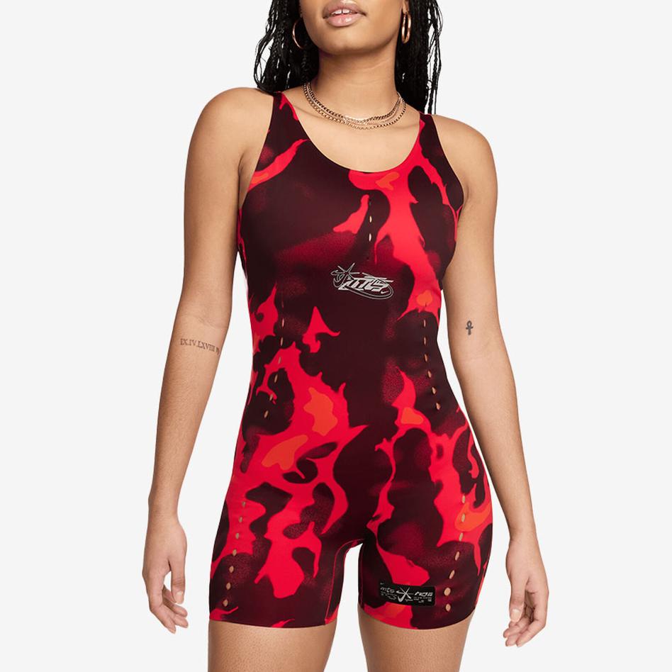 Nike X Megan Thee Stallion Body da donna 5" Nero/Cremisi chiaro Abbigliamento street da donna FZ0464-010
