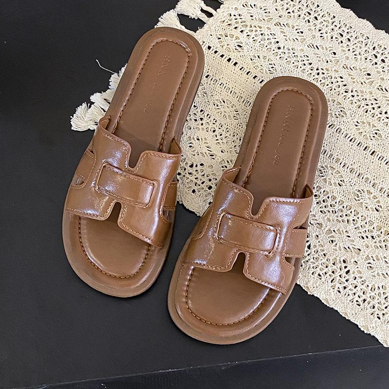 Flat-bottomed Cool Slippers Female 2025 Summer New Fashion Fairy Style French One-word Drag Light Casual Beach Slippers