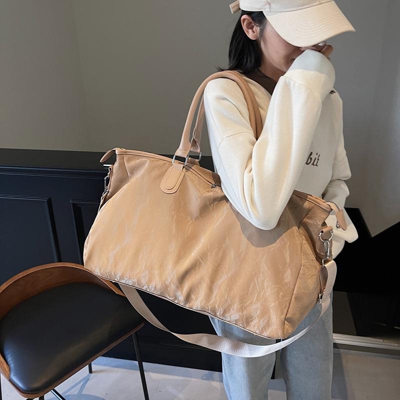 Travel bag, large-capacity sports and fitness bag, lightweight commuter handbag, storage bag, sports bag, fitness bag