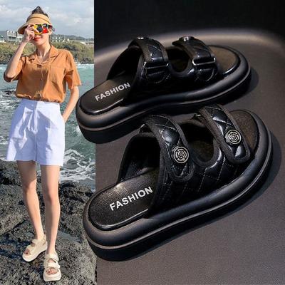 Hausschuhe Damen Sommerkleidung Muffin-Plateausandalen 2025 neu kleiner duftender Wind kleine Mannhöhe Strand coole Hausschuhe