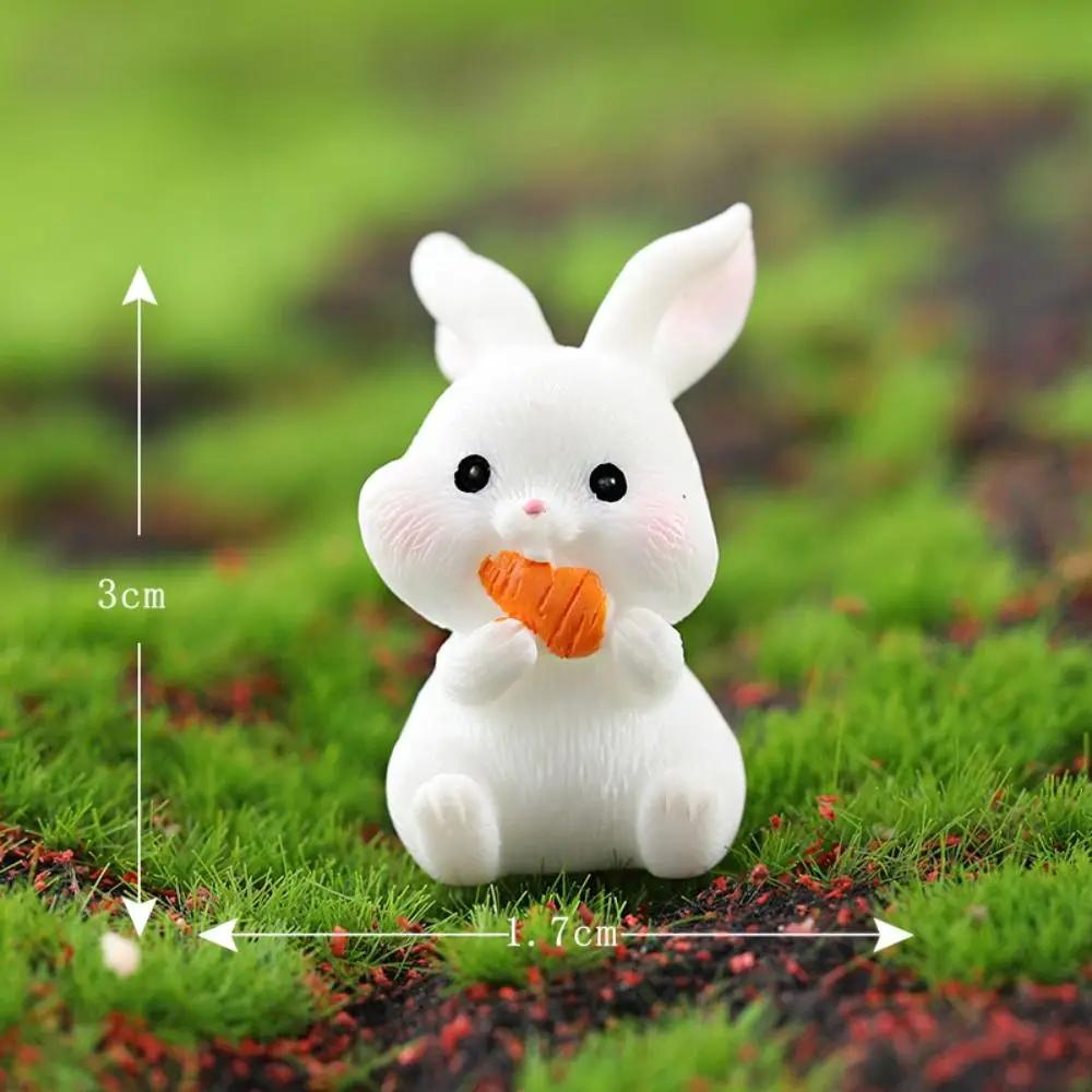 Cartoon Carrot Rabbit Figurines Realistic Resin Bunny Micro Landscape Ornaments Handmade Mini Mini Carrot Decoration