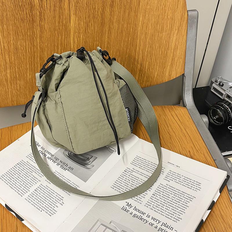 Popular small bags women's autumn and winter new niche drawstring messenger bag bucket bag
