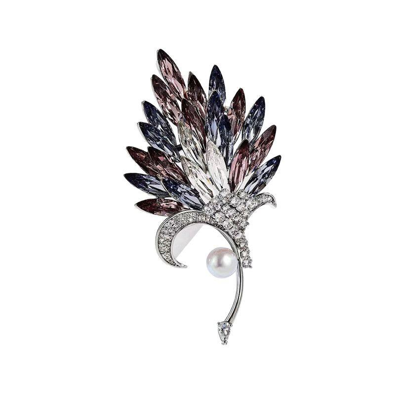 Exquisite Butterfly Rhinestone Brooch - Versatile 3D Floral Alloy Accessory for Women