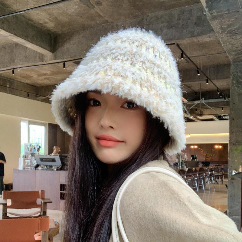 Winter Warm Bucket Hat For Women With Polyester Material Windproof And Cozy Design