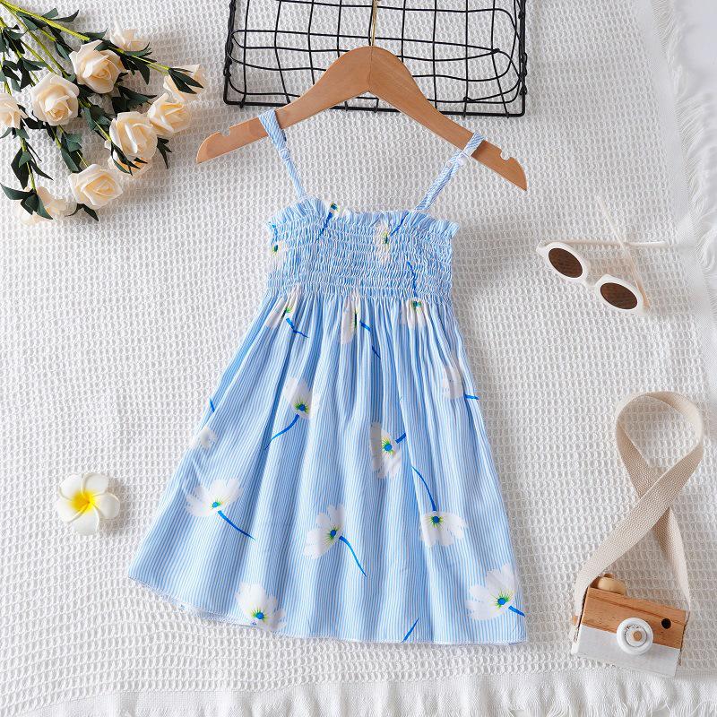 Sommerliches Mädchen-Smockkleid mit Blumenmuster und verstellbaren Trägern