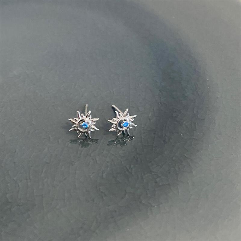 1Pair Silver Color Blue Diamond Sunflower Stud Earrings  Temperament Light Luxury Earring For Women Party Jewelry Gift