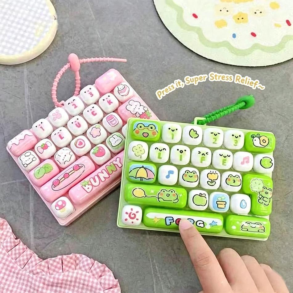 Cartoon Keyboard Keycap Fidget Keychain, 26 Keys Clicker Anti Stress Toy, Mini Decompression Button Hand Relax Fidget Toy, Party