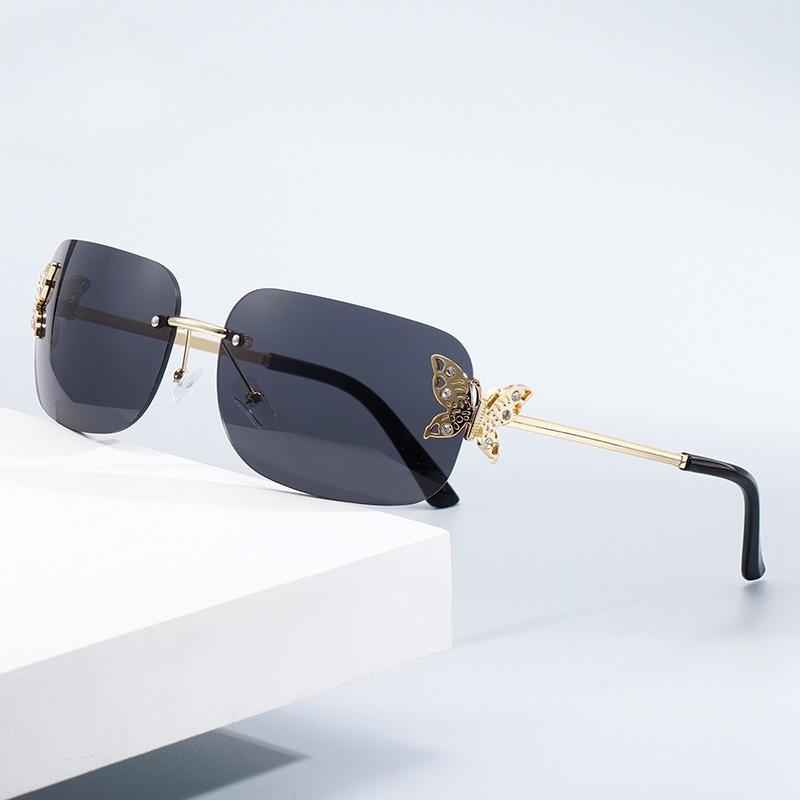 2026 New Rimless Rectangular Butterfly Sunglasses Retro Metal Frame Women’s Street Style Diamond-Encrusted UV400 Shades Eyewear