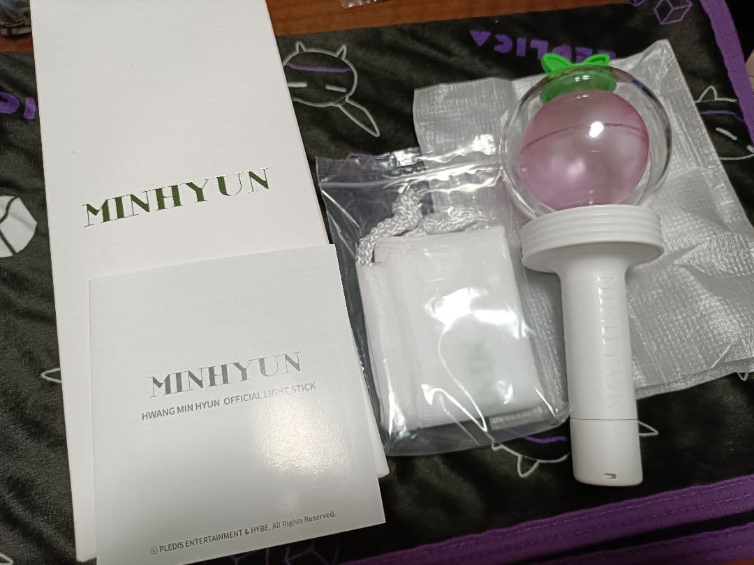 

[USED] MINHYUN OFFICIAL LIGHT STICK